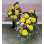 Komplet dekoracji nagrobnych; stroisz jod�owy, chryzantemy, naturalne dodatki