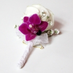 Butonierka Taty Pana M�odego; do kompletu z bukietem DOTYK ELEGANCJI