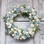 Wianek wielkanocny z niezapominajkami